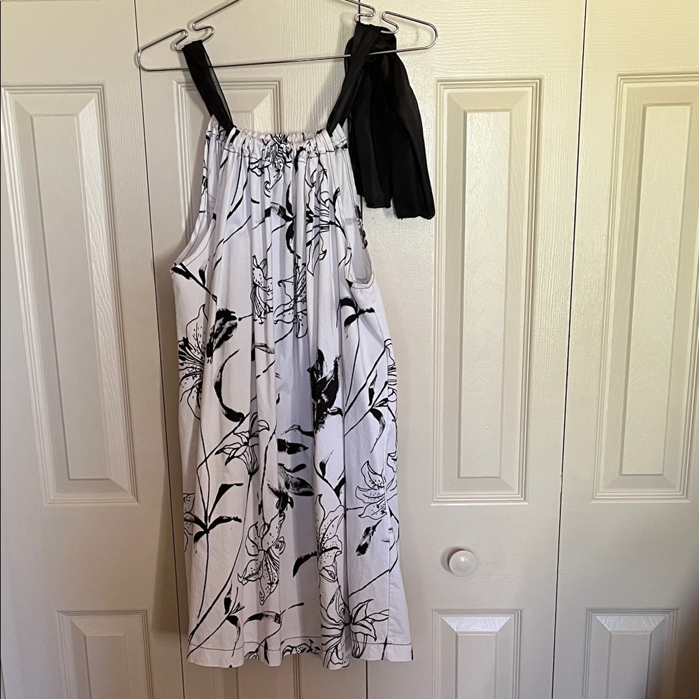 Black & White Floral Tie-Shoulder Sundress - Women